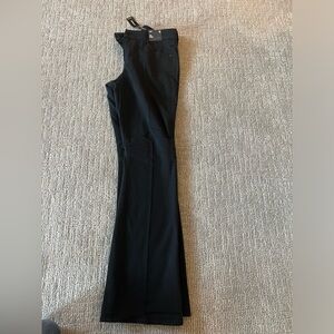 Brand New Express black stretchy material pants 6 Long